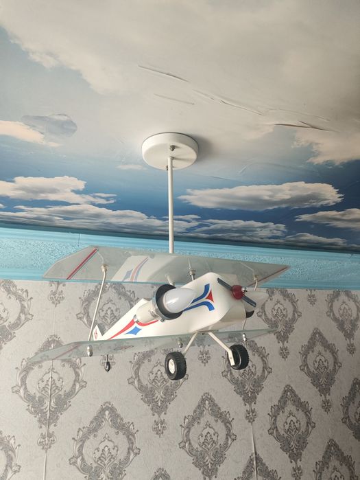 Продам люстру в отличном состояние