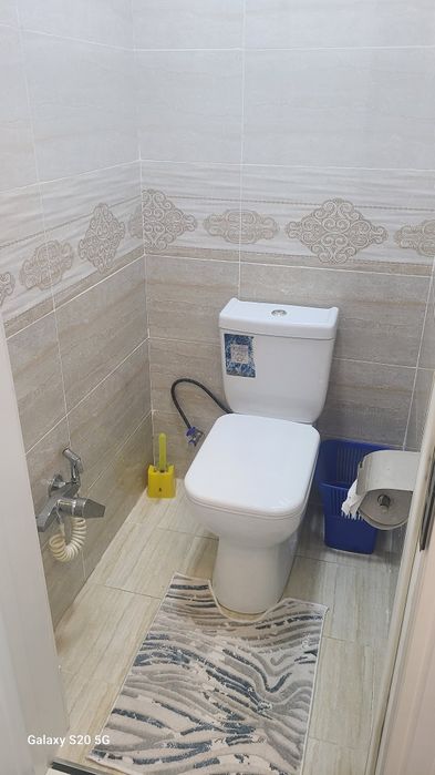 СРОЧНО !! ПРОДАЁТСЯ Квартира в Яшнабаде 75 кв/м 4x комнатная дубовой