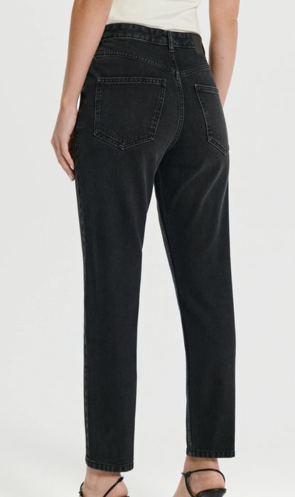 Blugi mom fit negri Sinsay