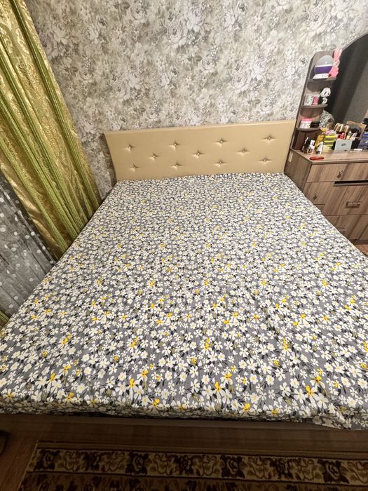 Кровать спальная