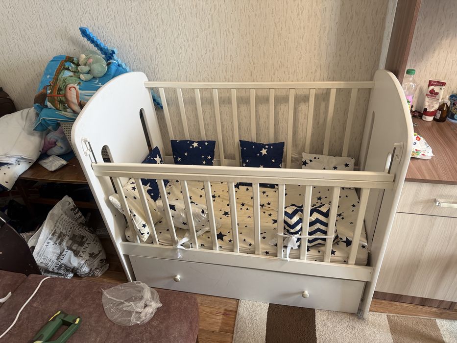 Детсская кроватка