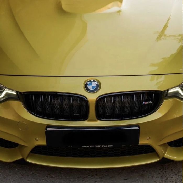 Оклейка автомобиля пленкой.