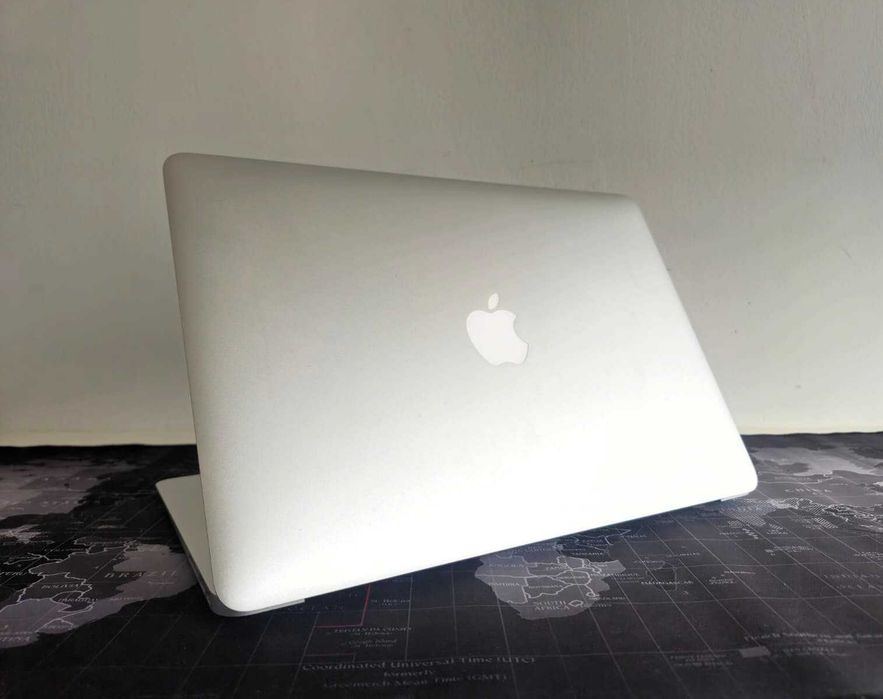MacBook Air 13” 2017 – 150 cicluri, impecabil! Subțire, Fiabil,