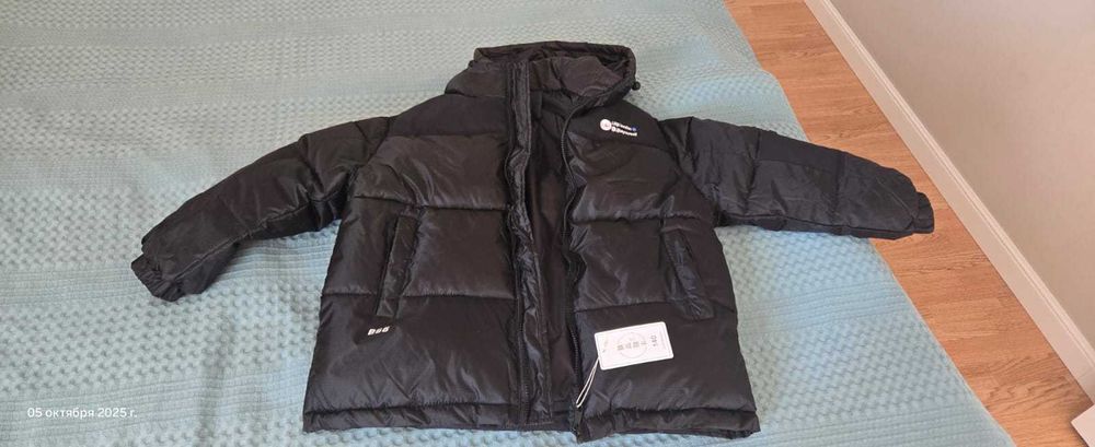 Продам куртку на мальчика осень