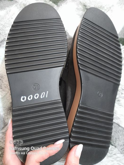 Продам лоферы новые