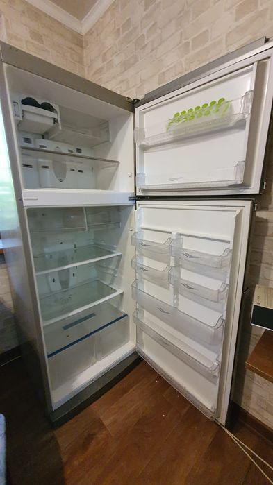 Холодильник vestel