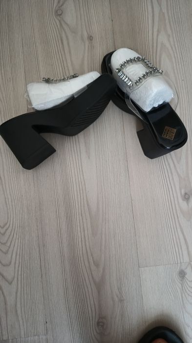 Дамски летни черни чехли с висока платформа