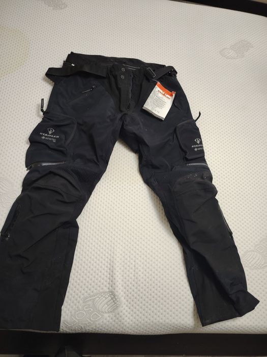Vând pantaloni moto
