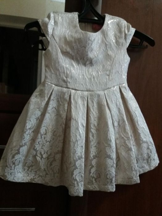 Продам платье фирмы Bear Richi