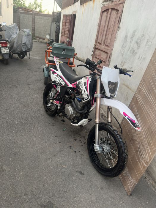 Продам эндуро 250 кубов