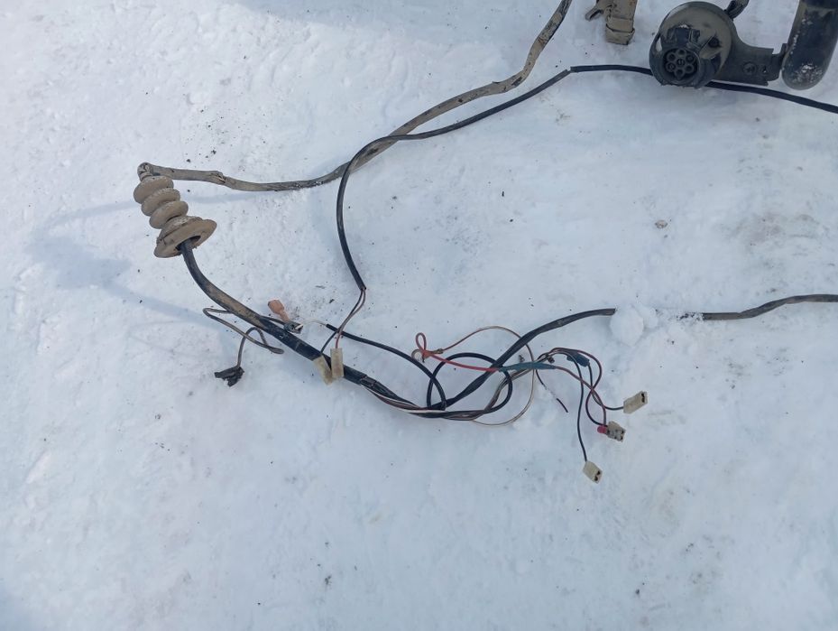 Фаркоп стоял на Ауди Б4.