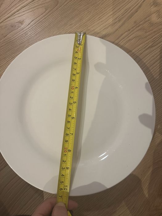 Коплект чинии за хранене