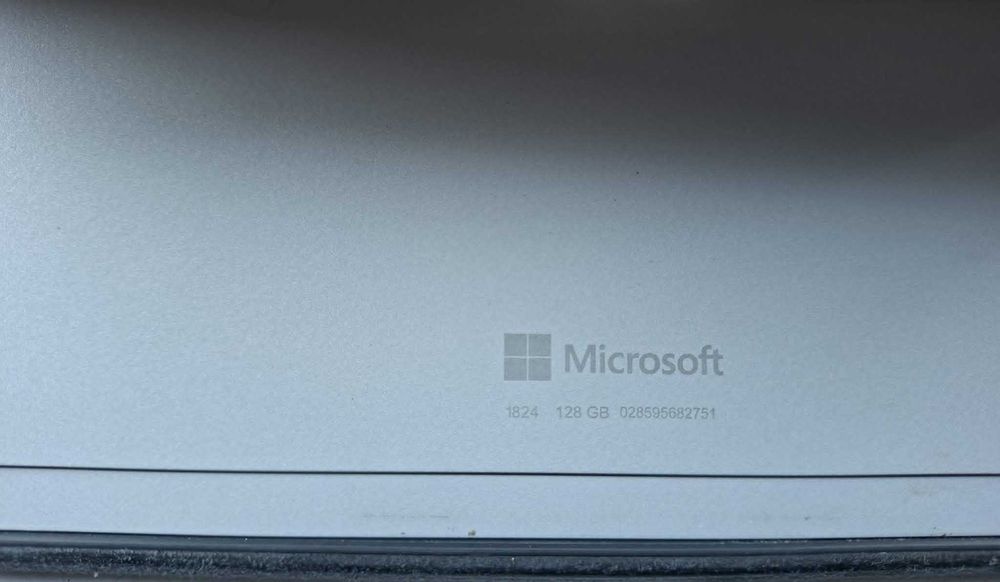Мини лаптоп Microsoft Surface Go
