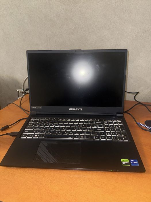 Срочно продам Игровой Ноутбук Gigabyte
