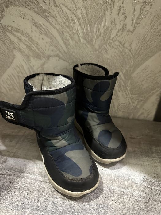 Продам детскую обувь