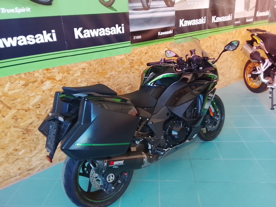 Kawasaki ninja1000sx 
Perfecta stare prețul este fix detalii la telefon 
Cauciucuri noi și revizie incluse în preț in momentul vanzarii
2 chei
Manual