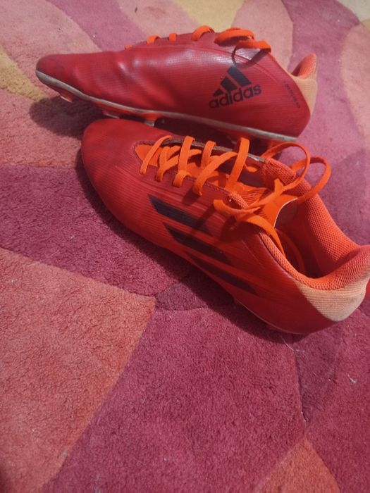 Ghete de fotbal adidas