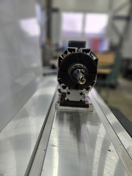 2 броя H.S.D. италиански мотора шпиндела