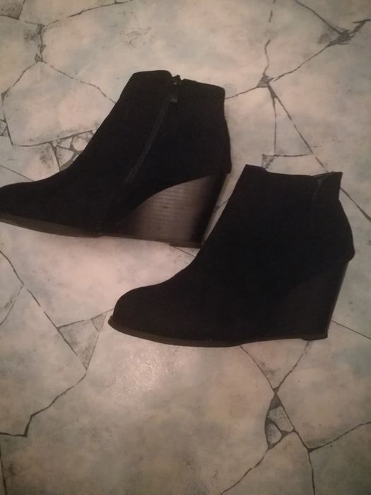 Ботильоны черные замшевые