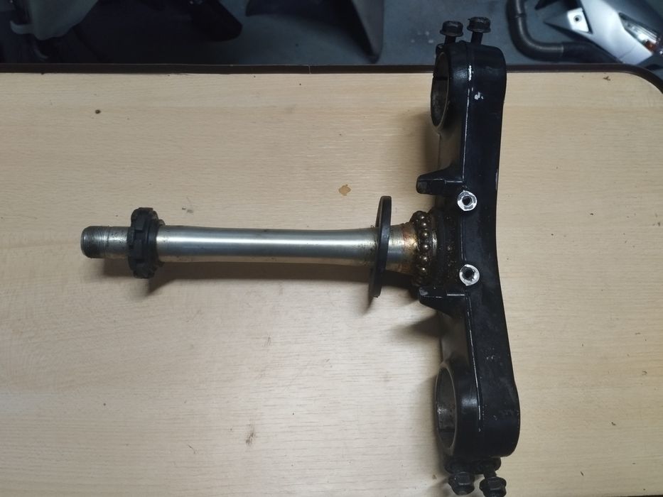 Jug inferior furca fata pentru Kawasaki Zx9r model 2000-2001