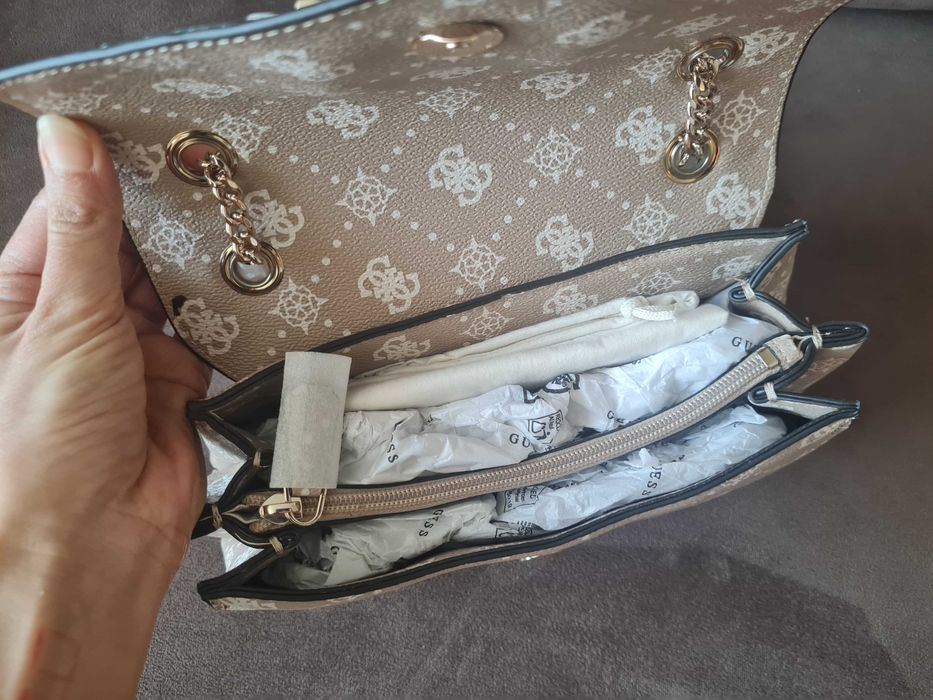 Чанта Guess за рамо