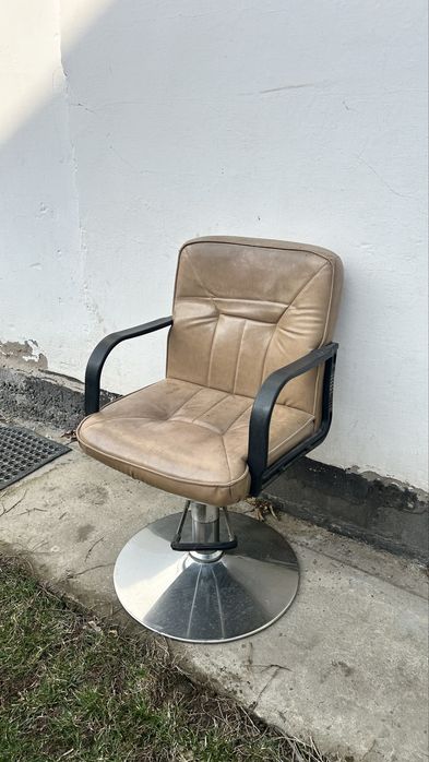 Продам кресло для салона красоты