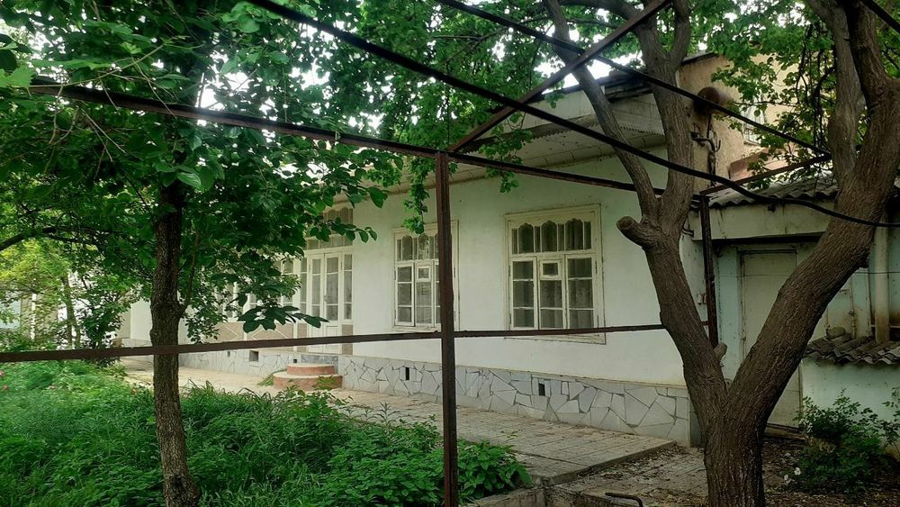 Payariq  tuman markazida uy joy sotiladi