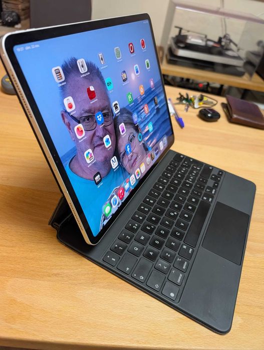 OFERTA !!! iPad Pro 12'9 inch gen.4 Wifi + cellular. Magic Keyboard