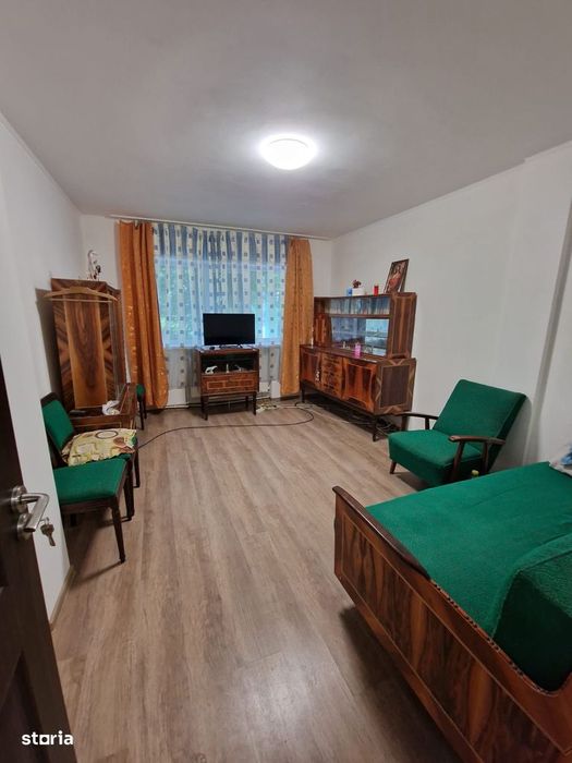 De inchiriat apartament 2 camere, zona Hotel, etj1. Pret 1200 lei/luna