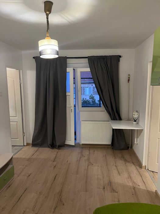 Inchiriez apartament cu 3 camere, zona complexul studentesc, Timisoara