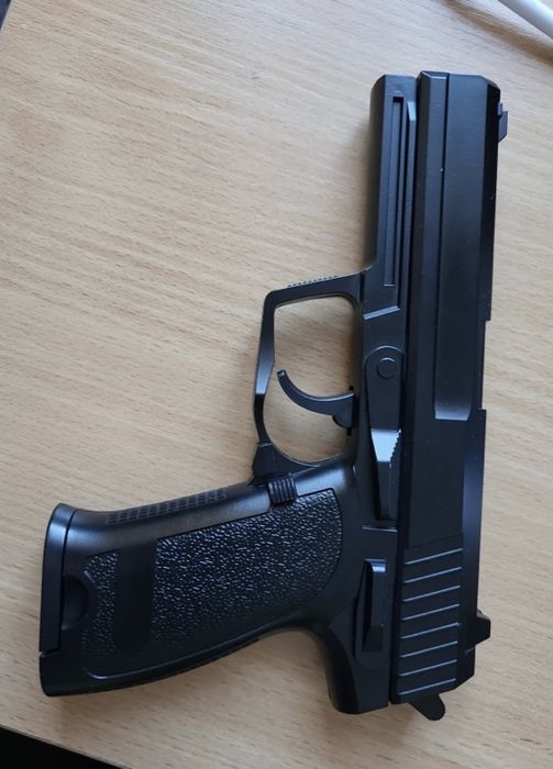 Пистолет Airsoft