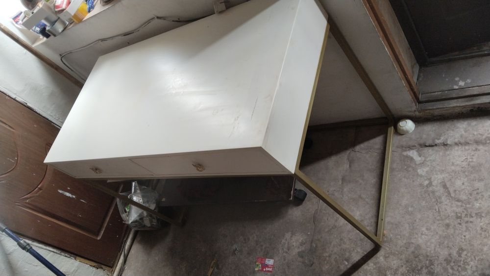 Продам  стол в хорошем состоянии