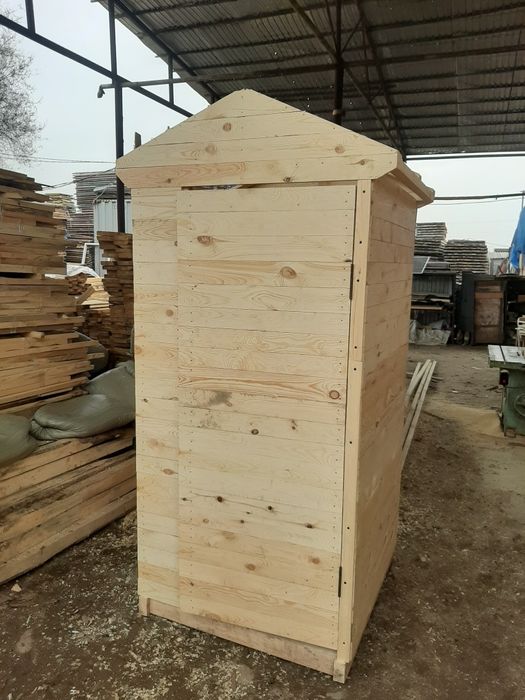 Продам туалет деревянный.