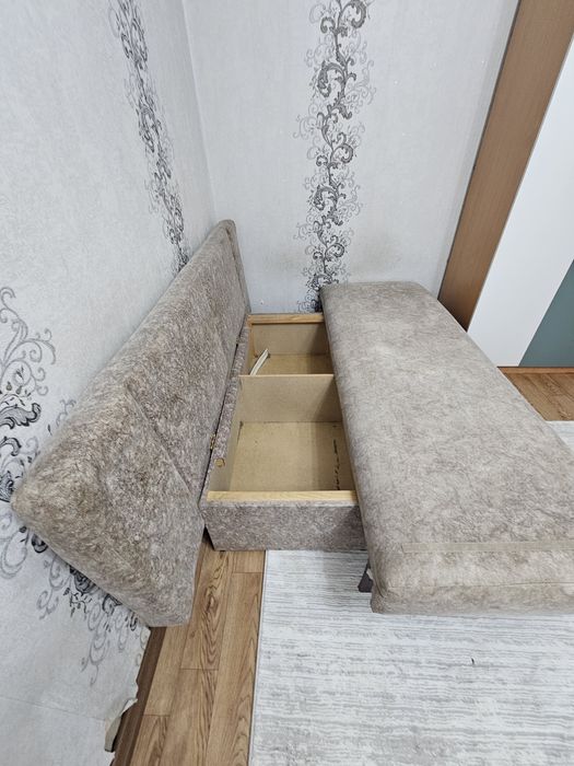 Продам диван в хорошем состоянии