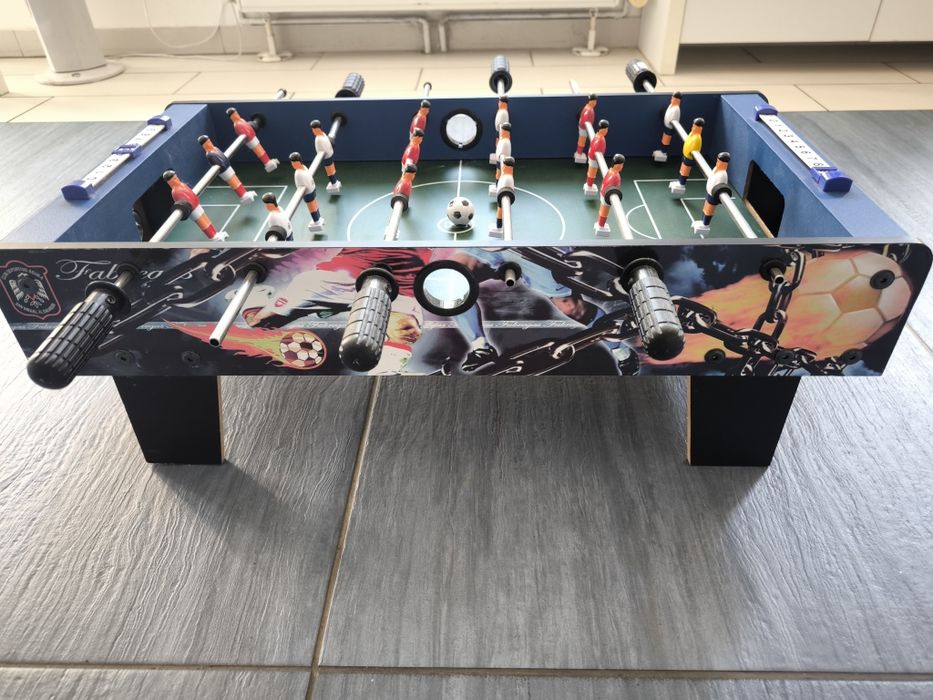 Vand masa de fotbal cu 18 jucatori