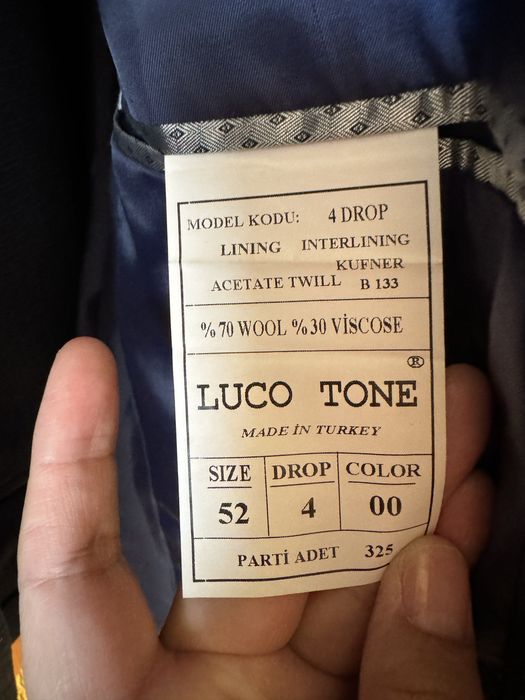 Продается мужской костюм