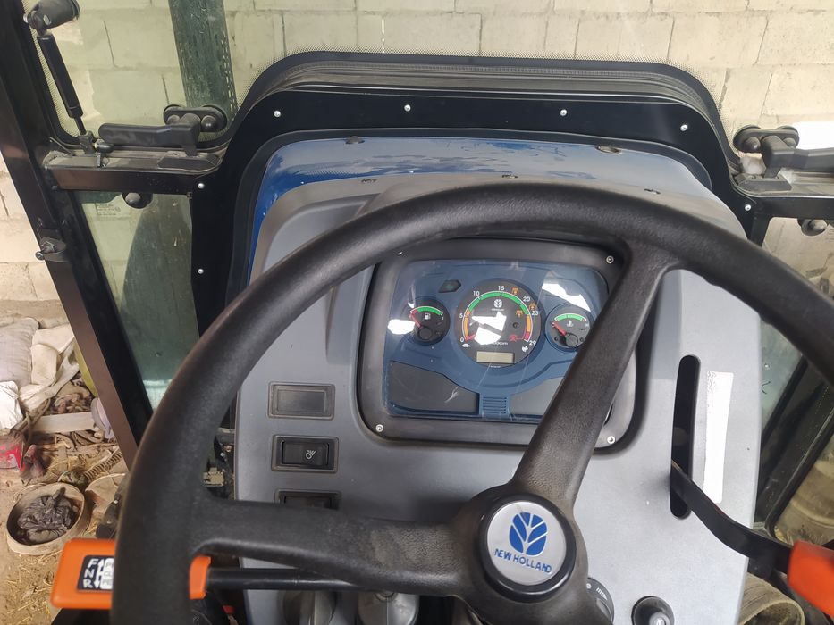 Трактор нев холанд ТТ4--80 сотилади срочно