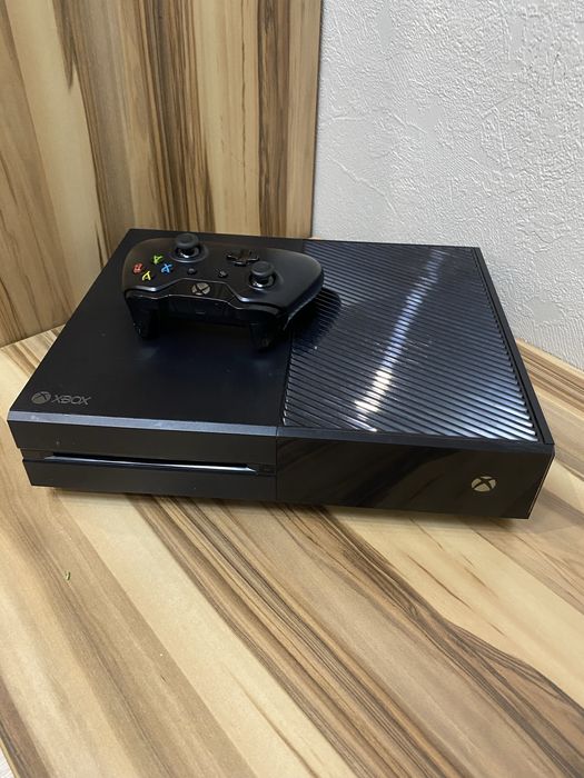 Xbox one с геймпадом