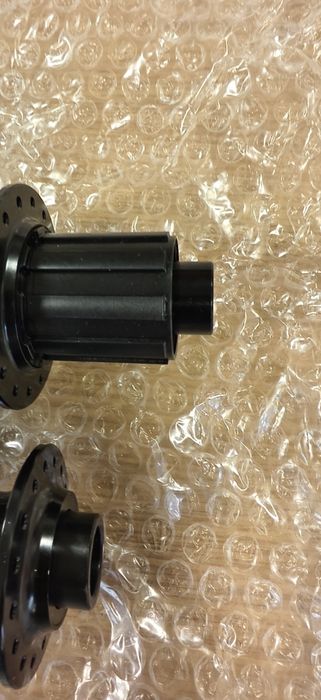 Главини DT Swiss 370 15x110 и 12х142/148 Shimano hub