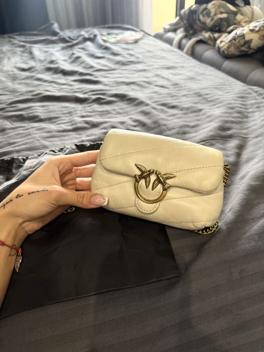 Чанта pinko оригинална,с лека забележка