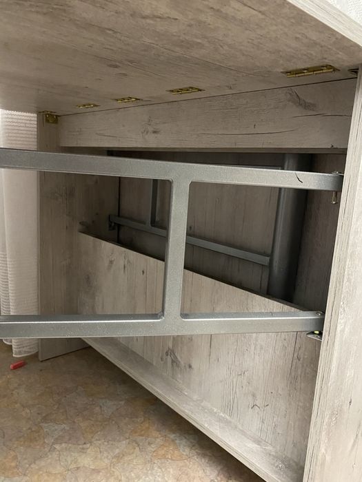 Продам новый стол книжка