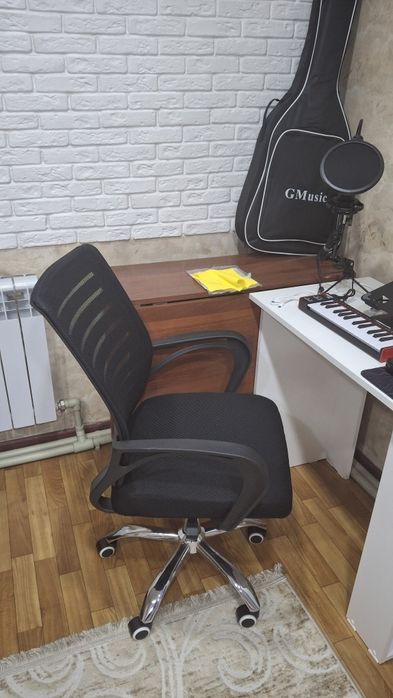 Кресло для работы (+ стол)