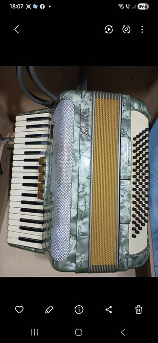 Acordeon italian Sonola, 80 basi