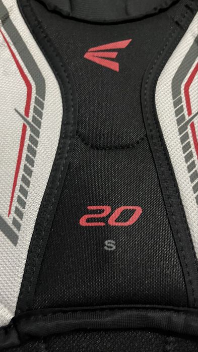 Хоккейная форма. Нагрудник