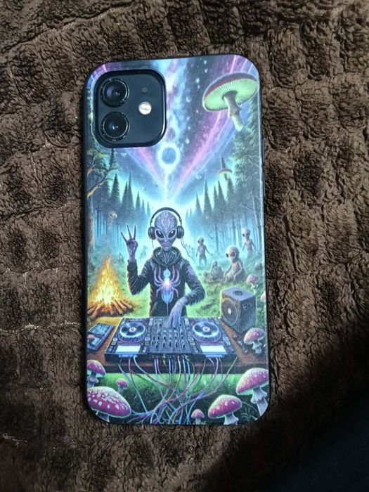 Vând iPhone 12 și trotineta nou qk3 Max