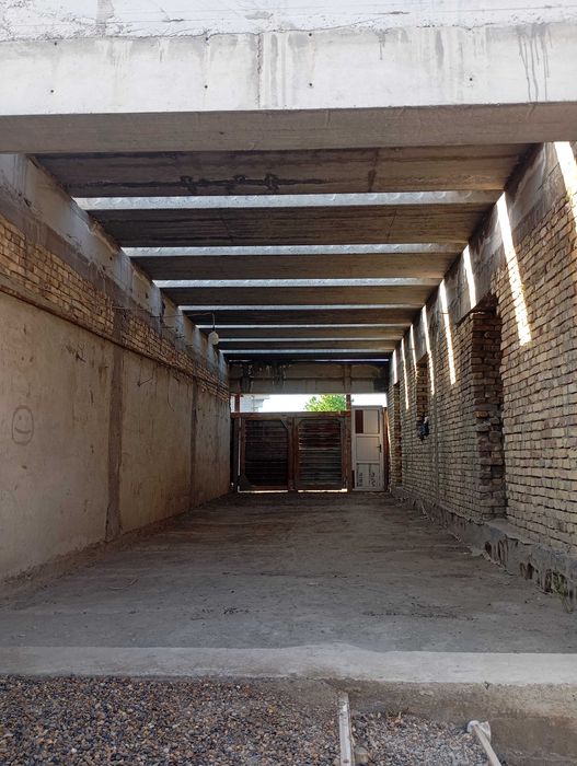 Shahar ichida Joylashgan