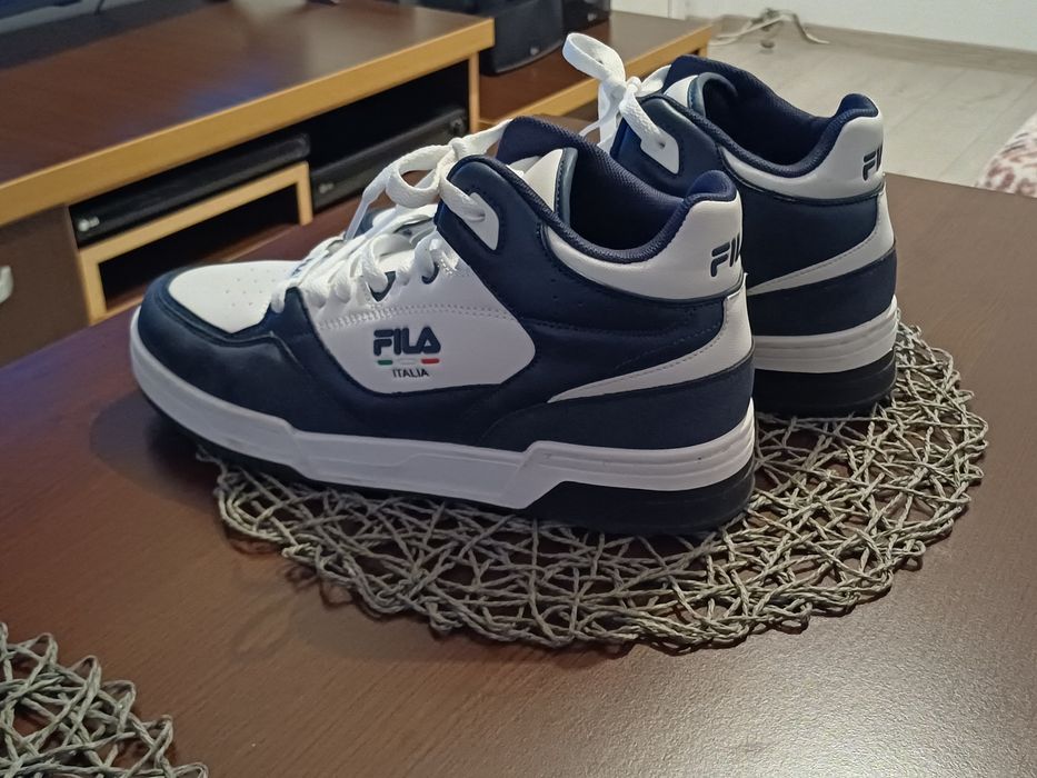 Adidas Nike .noi