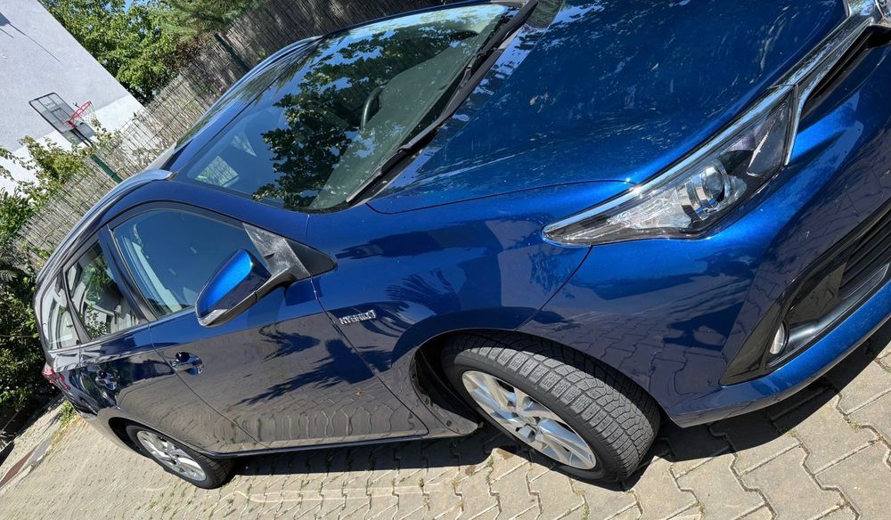 Toyota Auris Hybrid