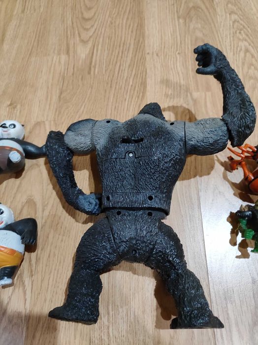 Кинг Конг и другие фигурки