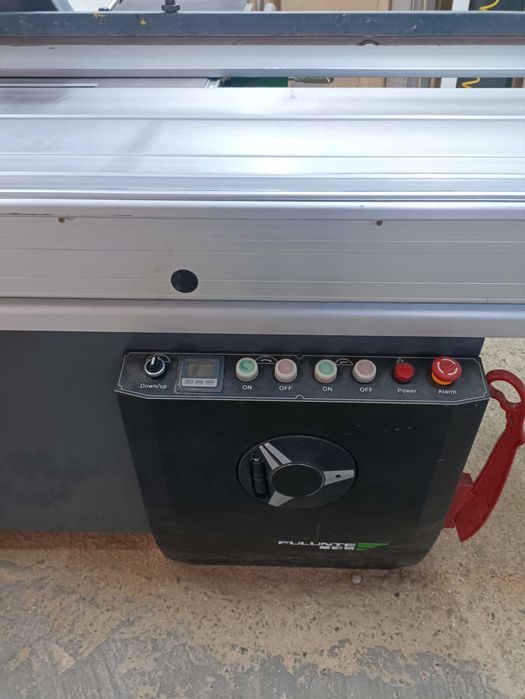 Продам форматно- раскроечный станок